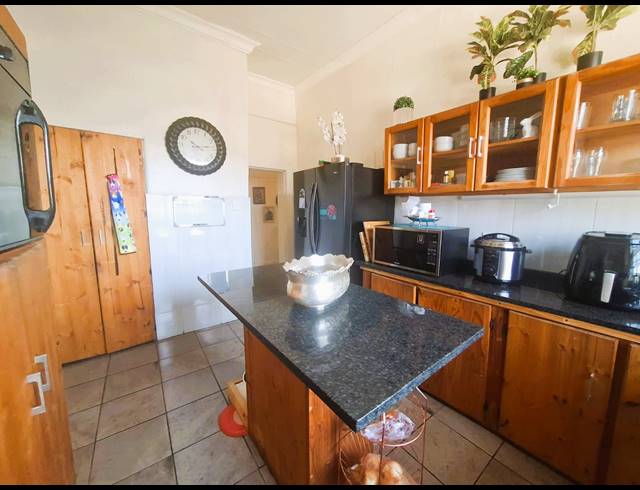 5 BEDROOM HOUSE FOR SALE IN VILLIERS